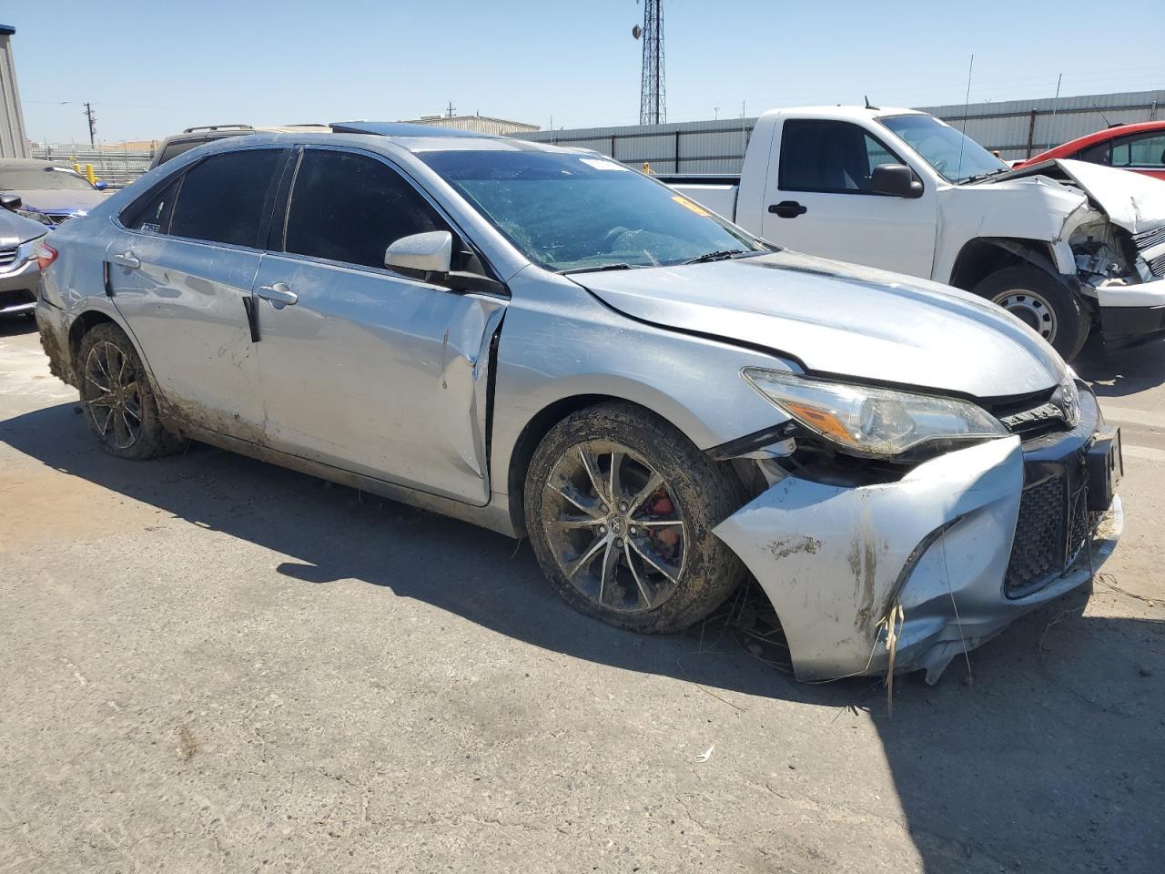 2016 Toyota Camry Le - Фото 4