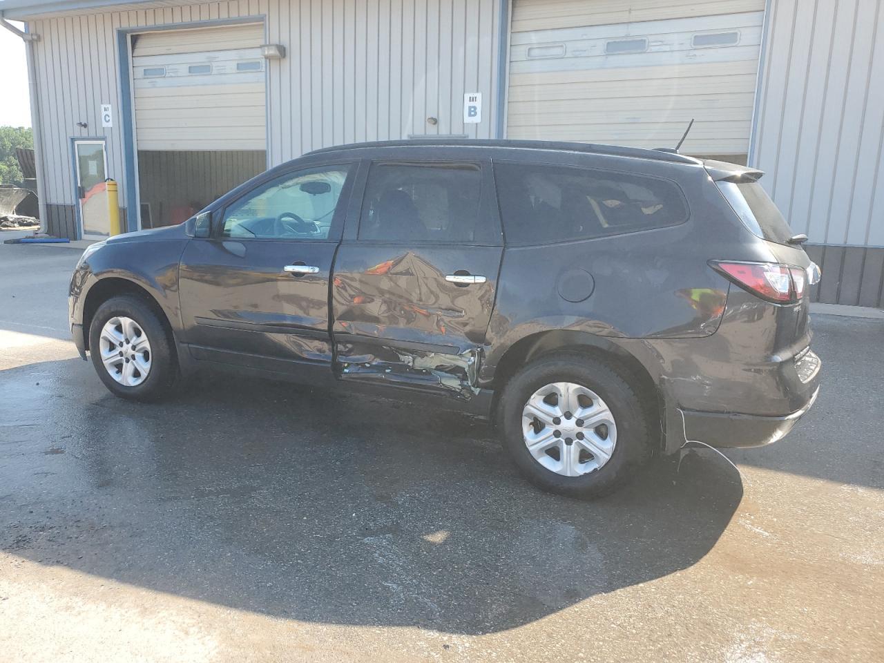 2017 Chevrolet Traverse Ls - Фото 2