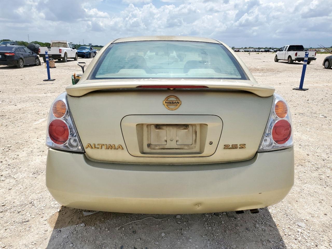 2004 Nissan Altima Base - Фото 6
