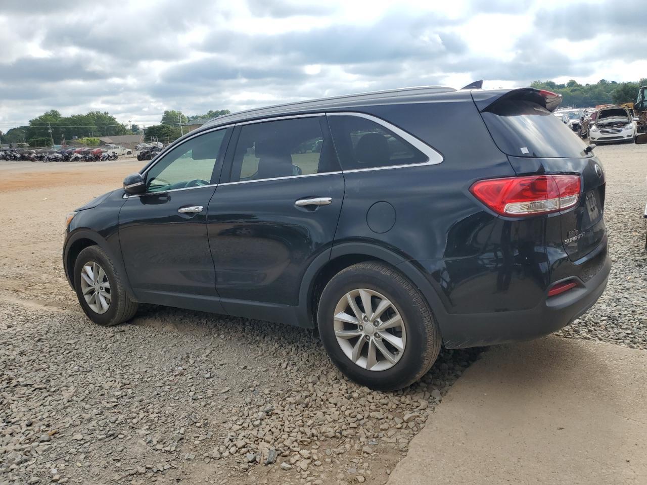 2017 Kia Sorento Lx - Image 2