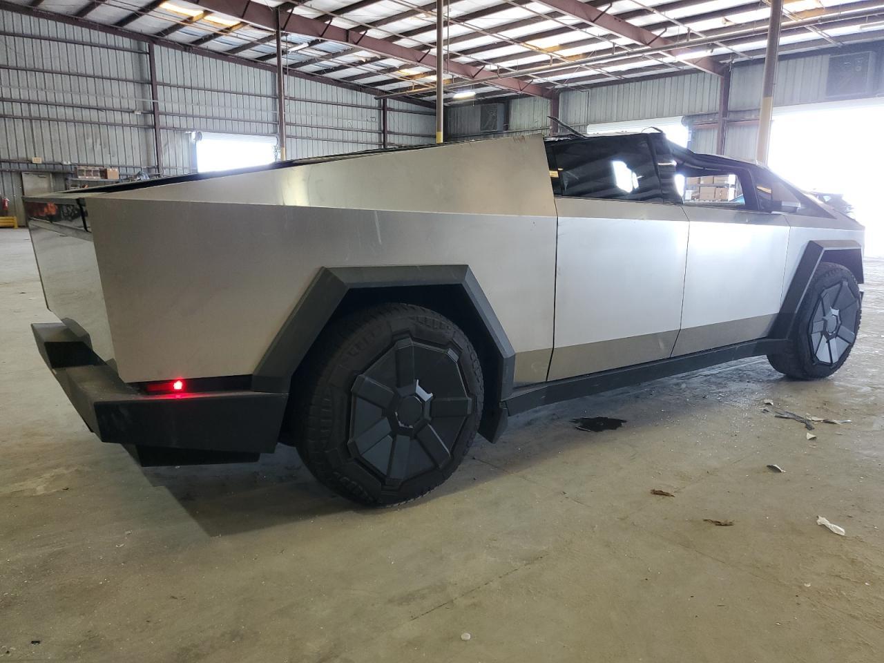 2024 Tesla Cybertruck - Фото 3