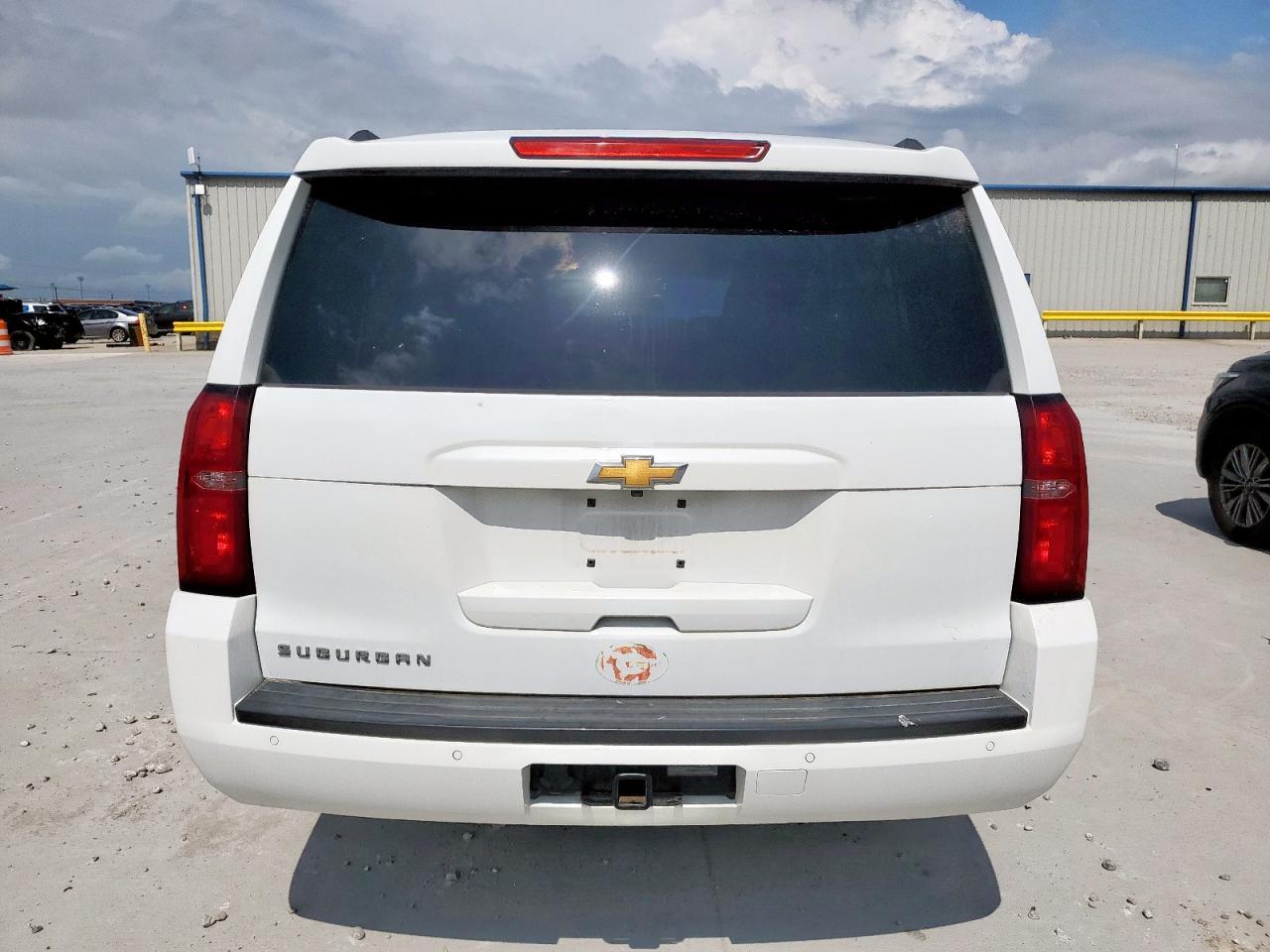 2019 Chevrolet Suburban C1500 - Image 6