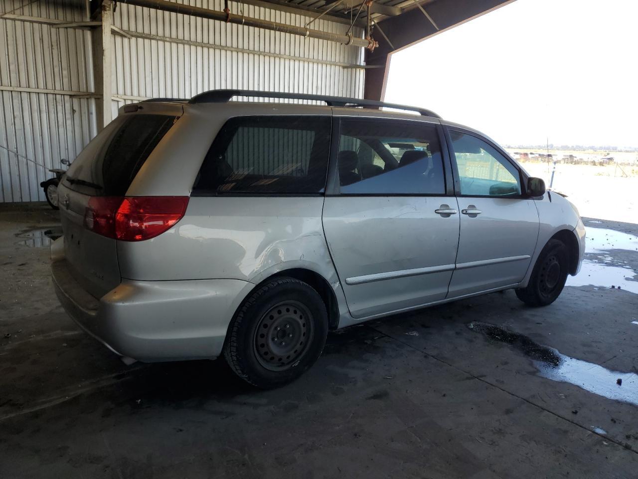 2006 Toyota Sienna Le 8 Passenger - Image 3