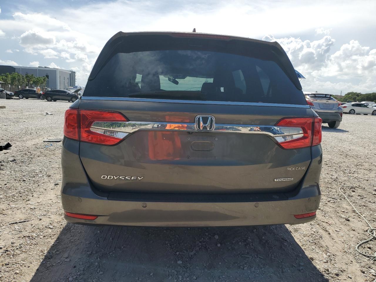 2019 Honda Odyssey Touring - Image 6