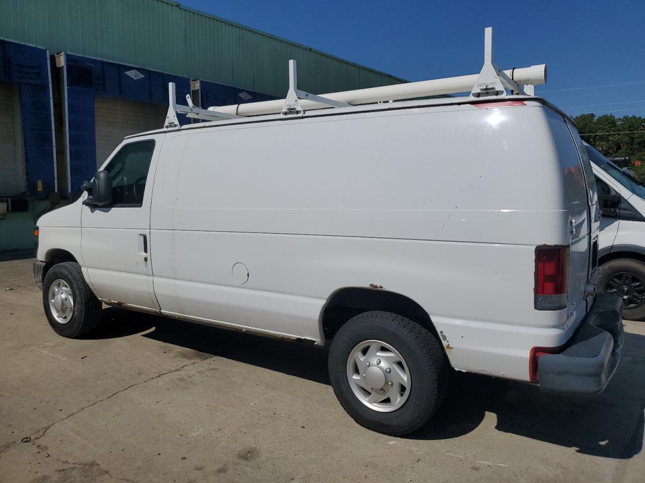 2008 Ford Econoline E250 Van - Фото 2