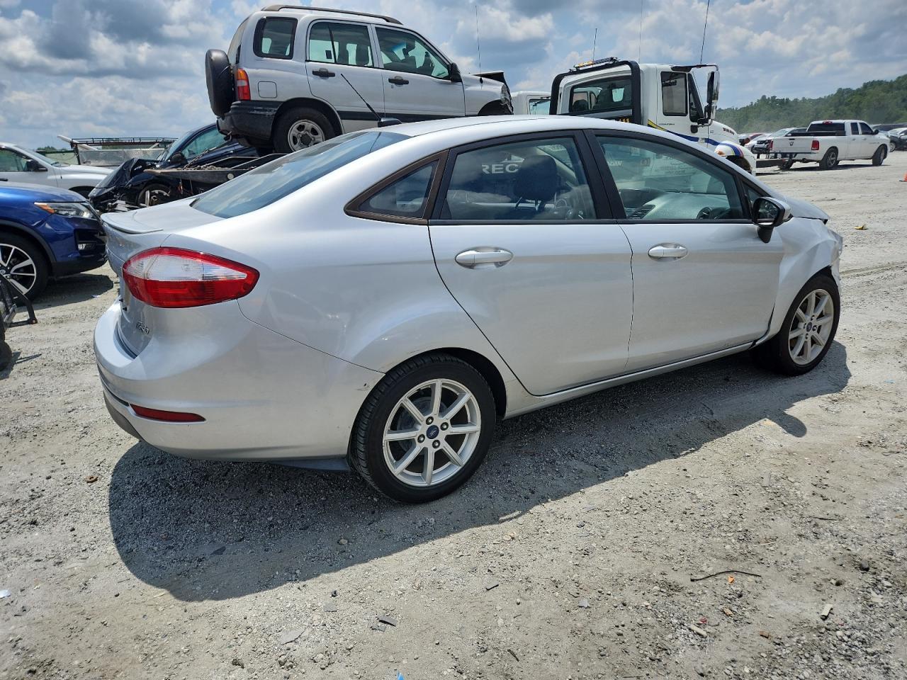 2017 Ford Fiesta Se - Фото 3