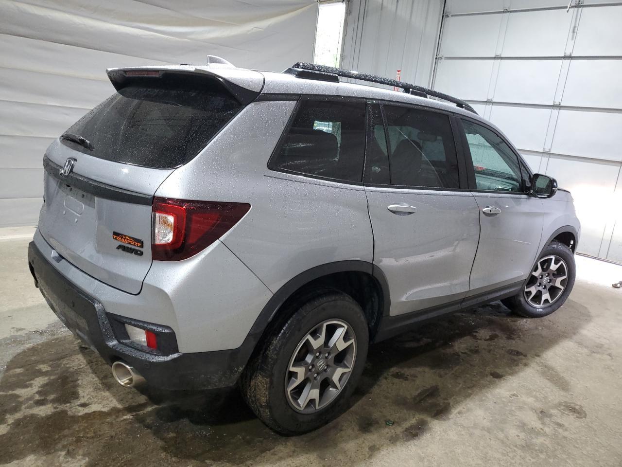 2022 Honda Passport Trail Sport - Image 3