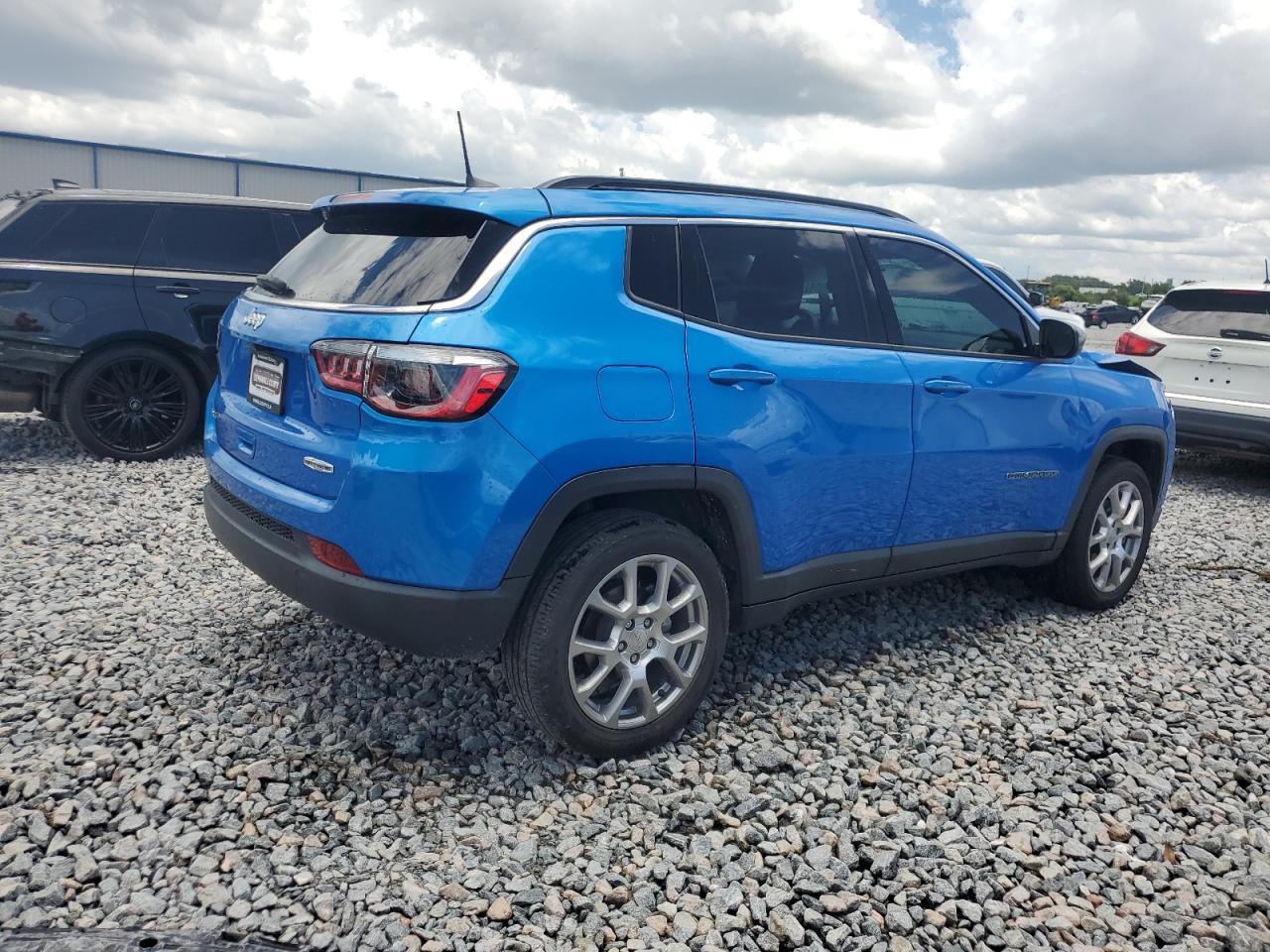 2022 Jeep Compass Latitude Lux - Фото 3