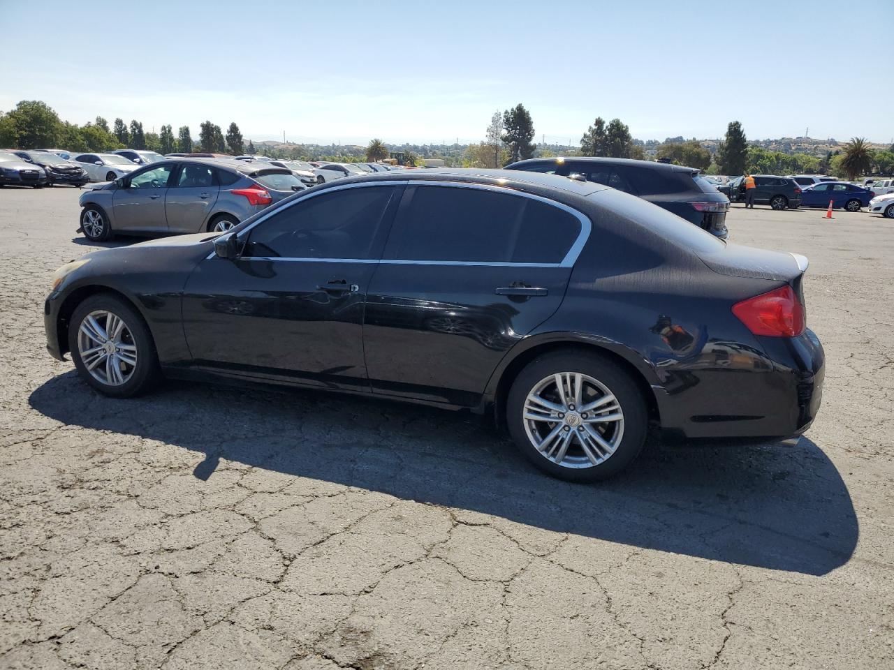 2011 Infiniti G25 Base - Фото 2