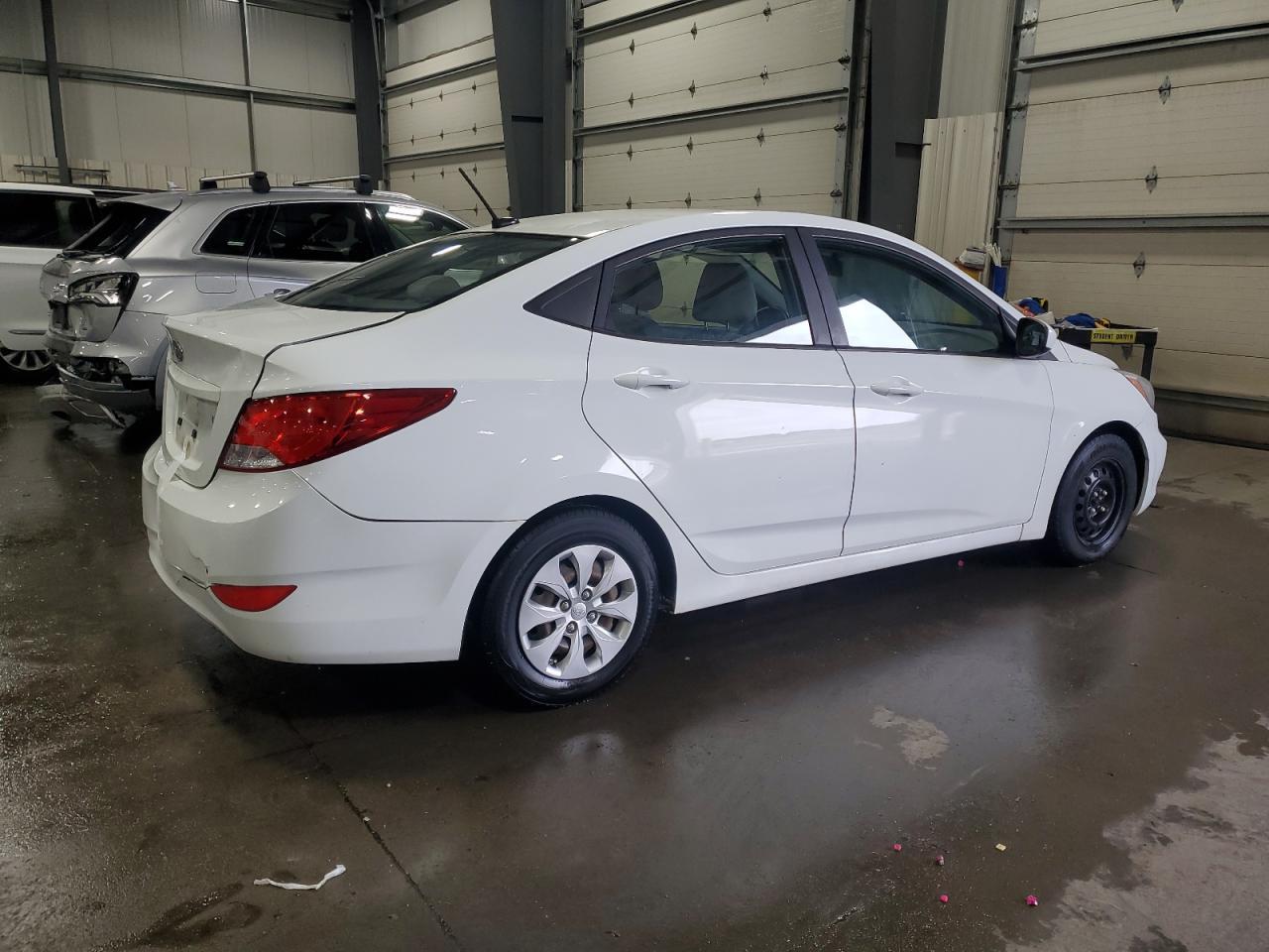2016 Hyundai Accent Se - Image 3
