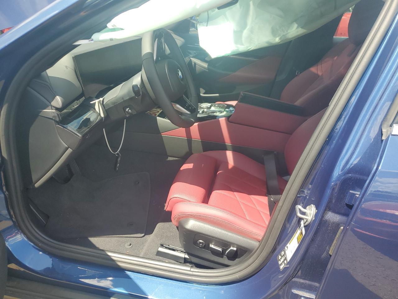 2024 BMW 530 Xi - Фото 7