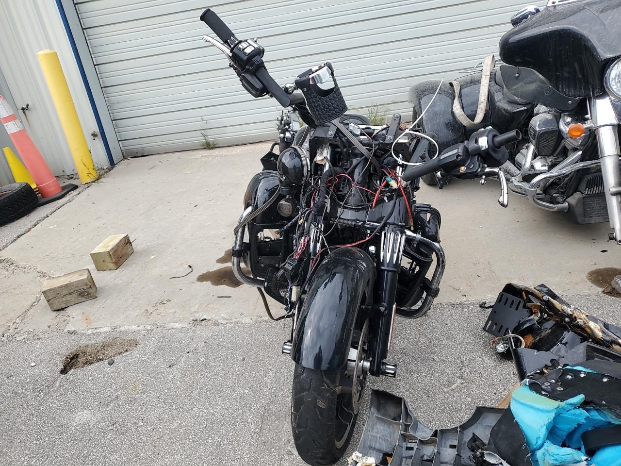 2017 Harley Davidson Flhx Street Glide - Image 2