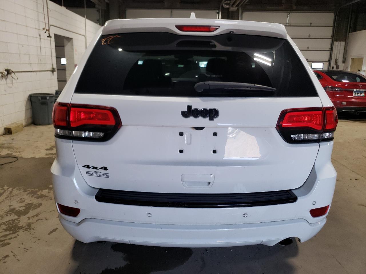 2018 Jeep Grand Cherokee Laredo - Image 6