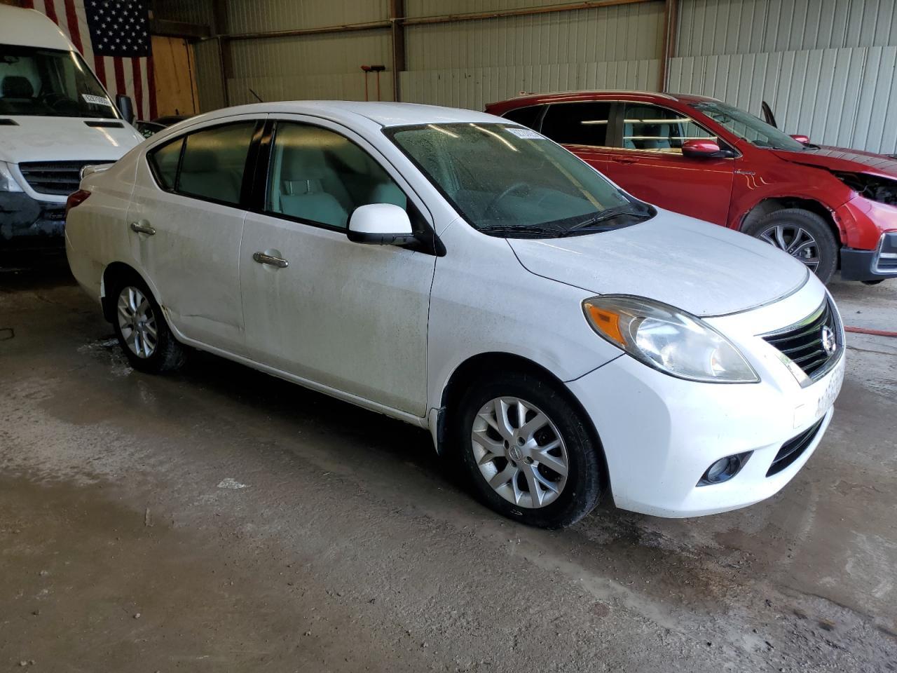 2014 Nissan Versa S - Image 4