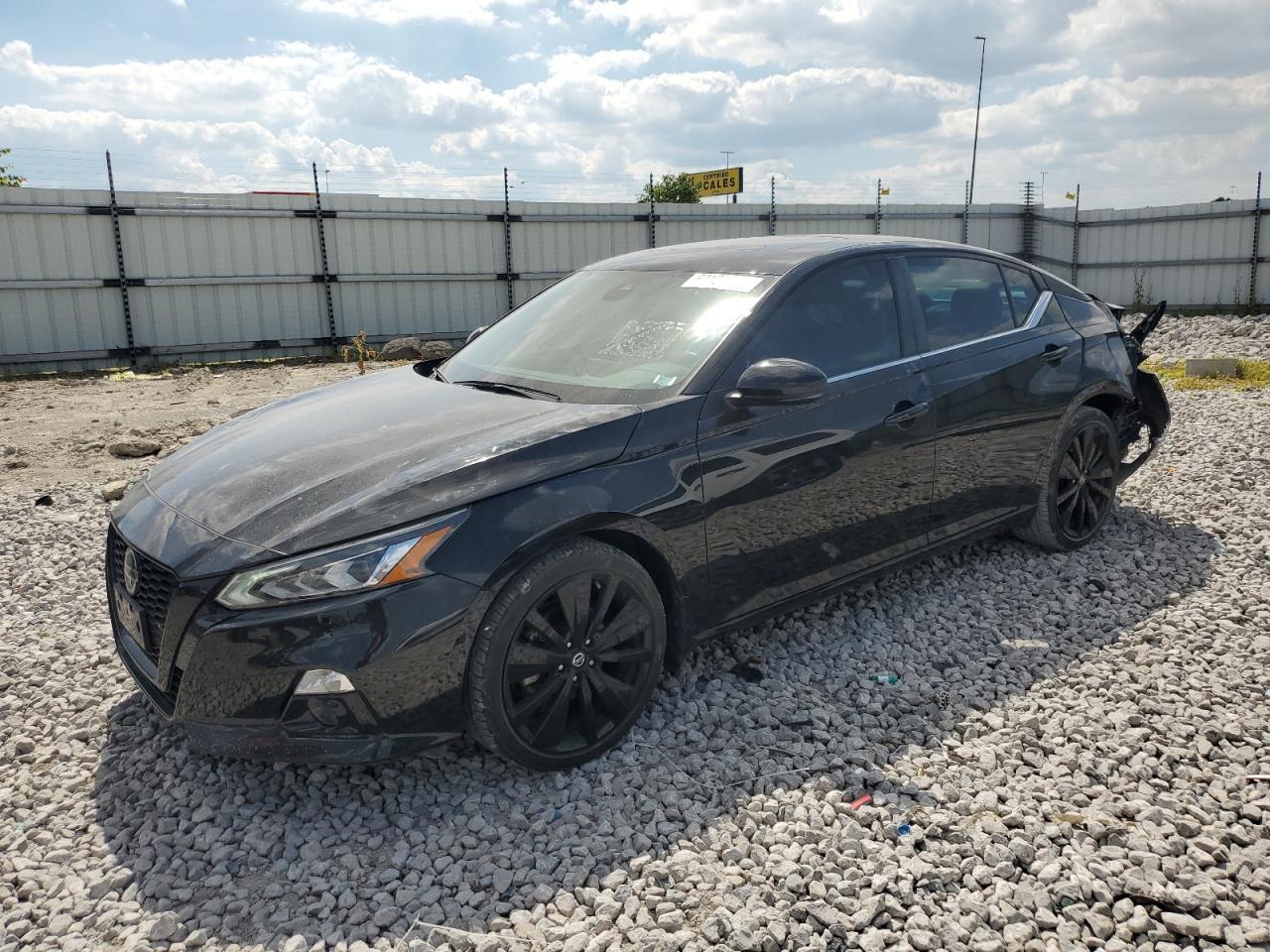 2022 Nissan Altima Sr