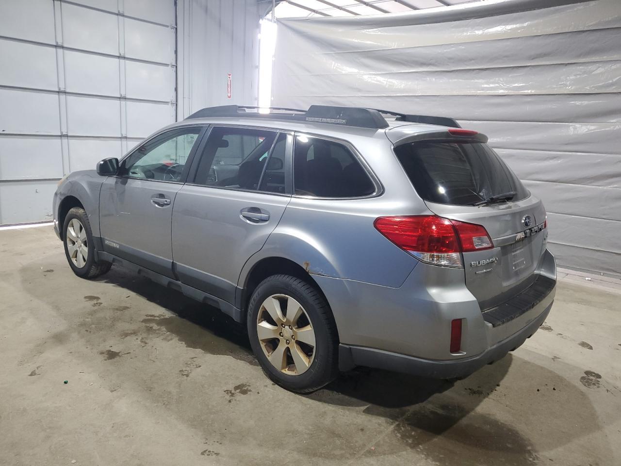 2010 Subaru Outback 2.5I Premium - Фото 2