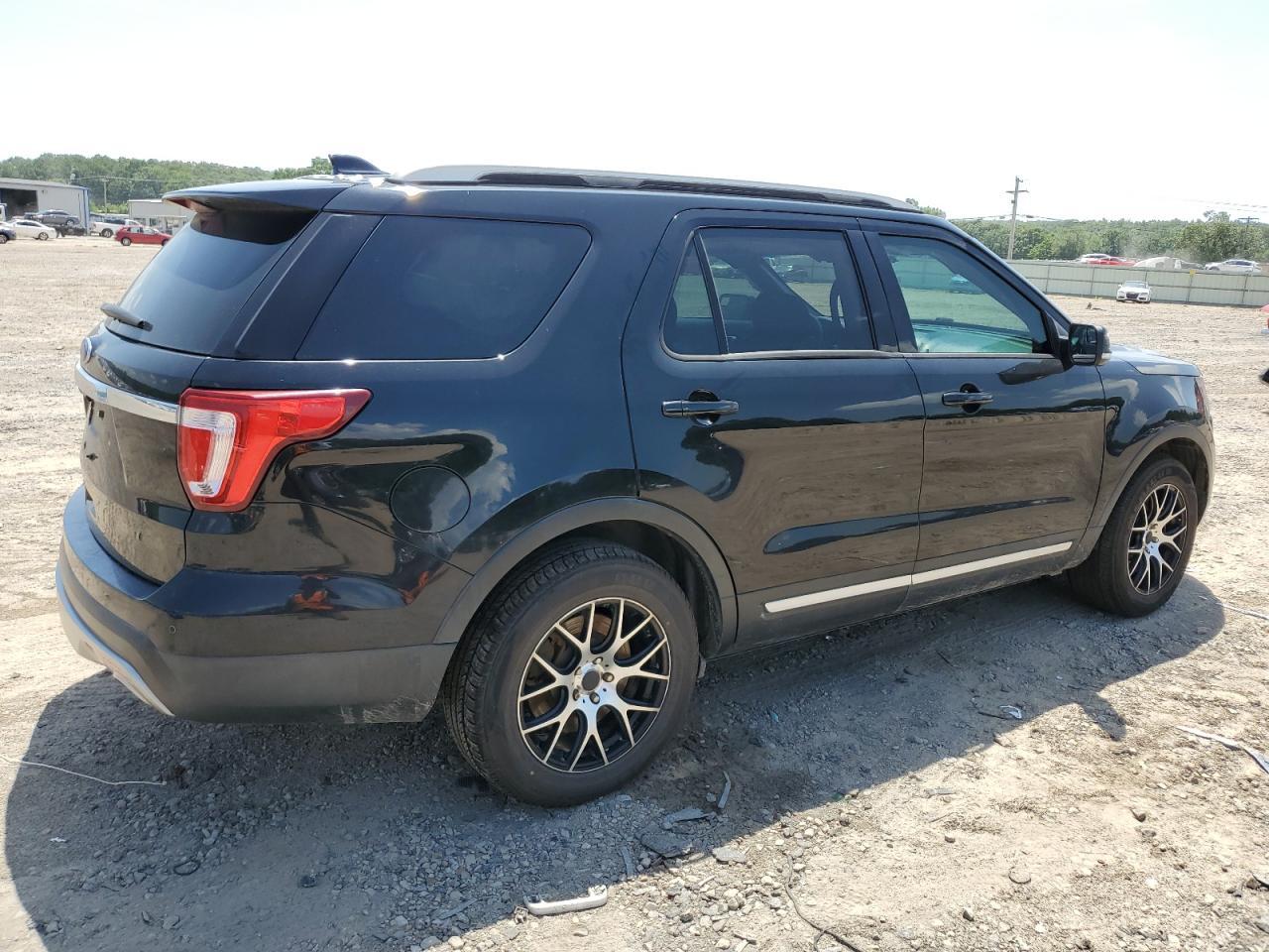 2017 Ford Explorer Xlt - Image 3