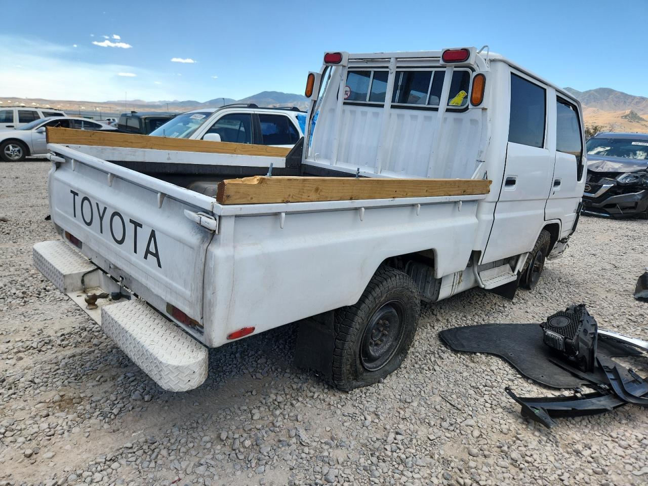 1993 Toyt Hiace - Image 3