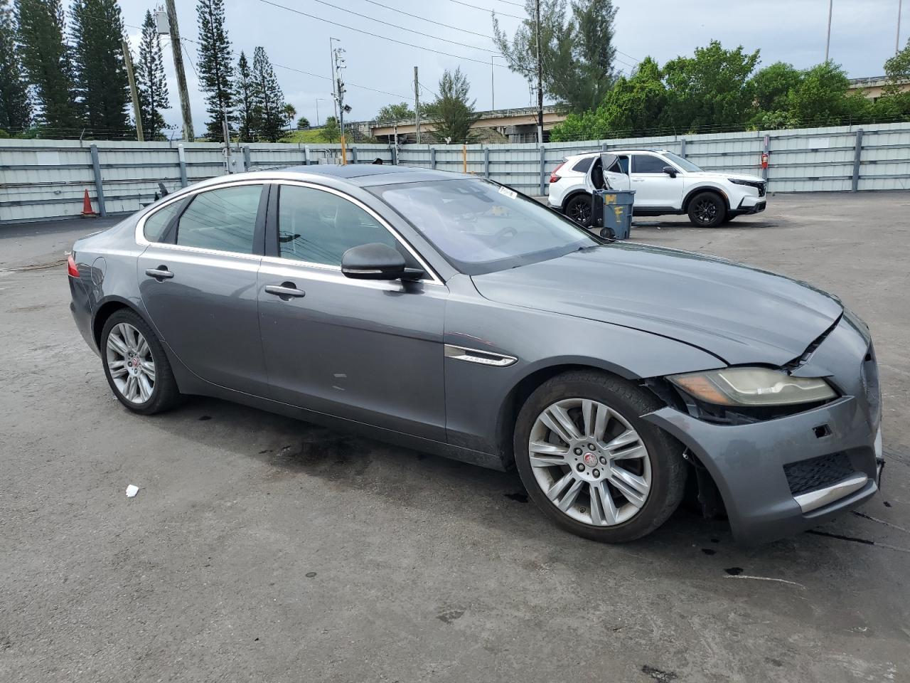 2016 Jaguar Xf Premium - Фото 4