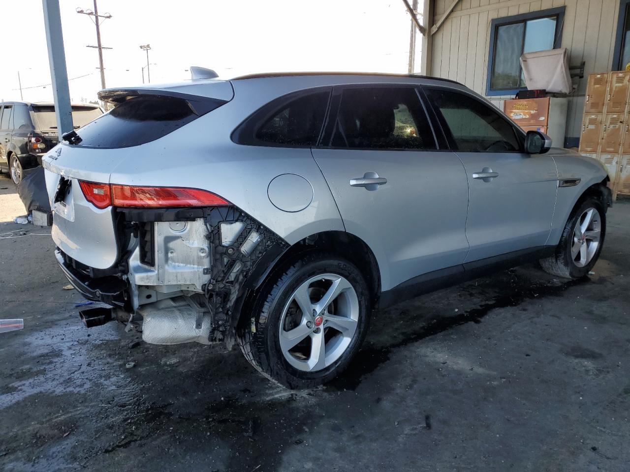 2017 Jaguar F-Pace - Фото 3