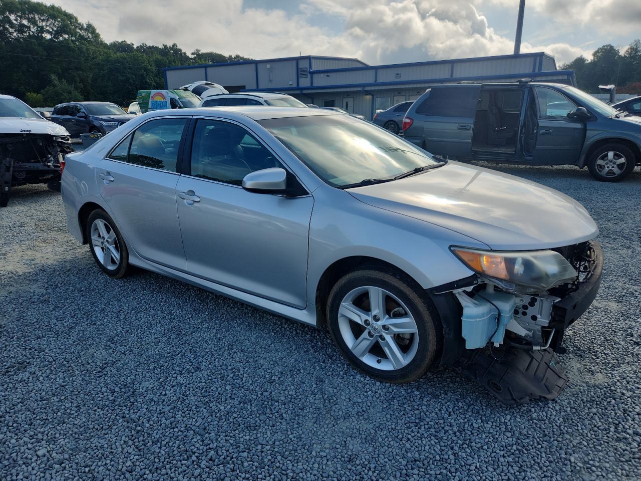 2013 Toyota Camry L - Image 4