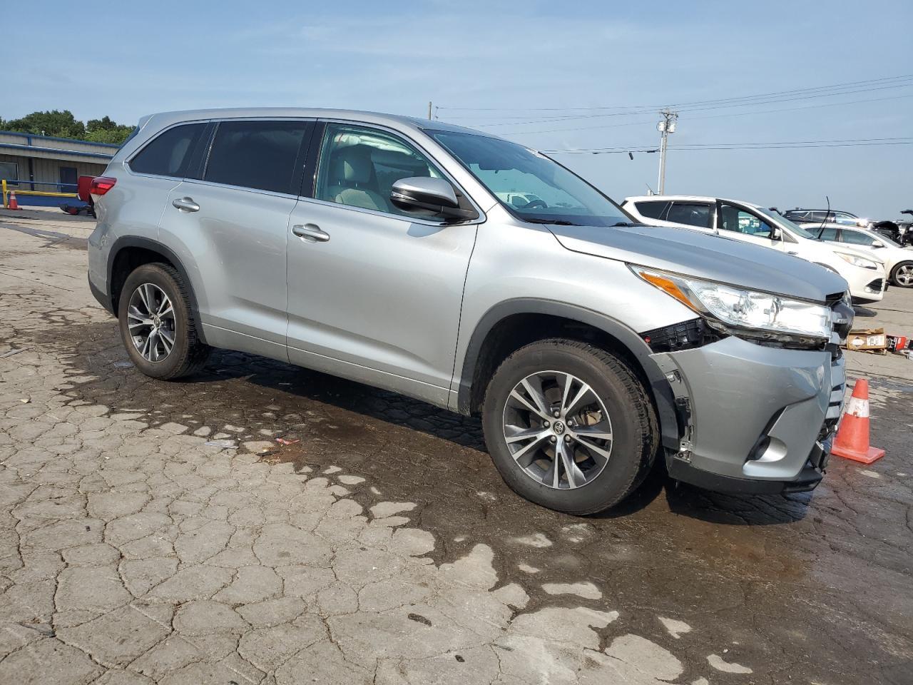 2018 Toyota Highlander Le - Фото 4