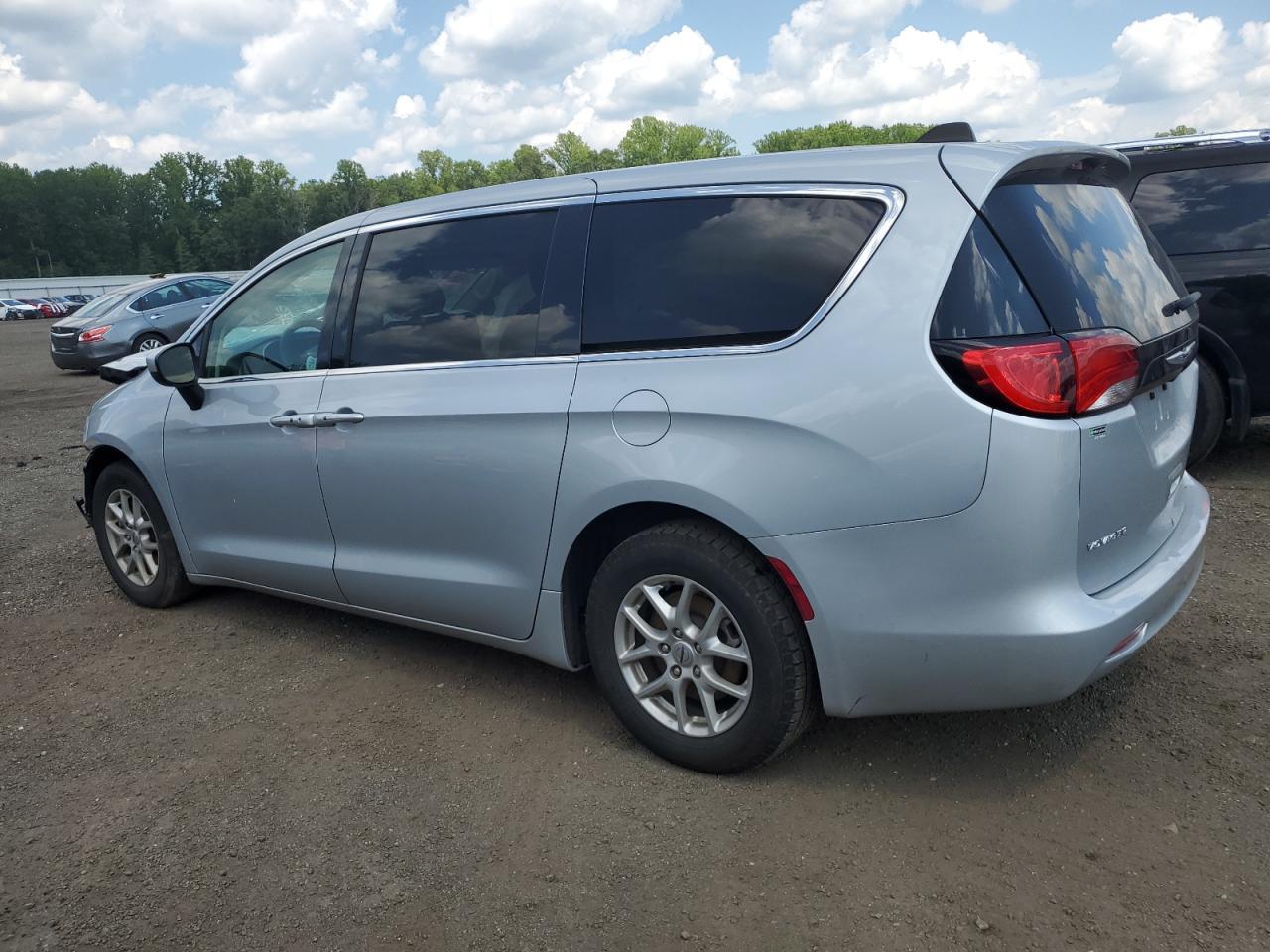 2022 Chrysler Voyager Lx - Image 2
