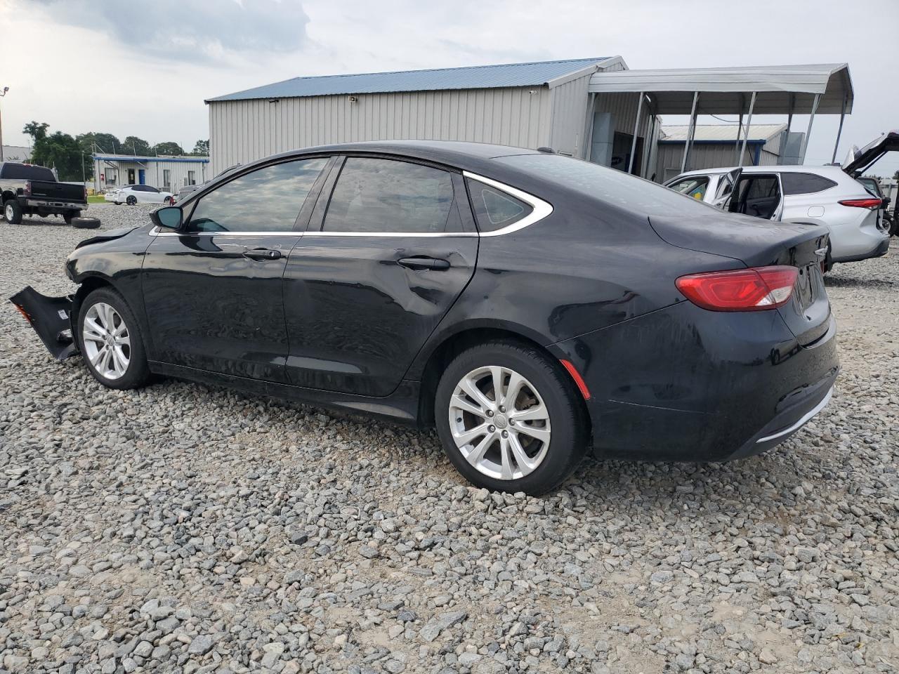 2015 Chrysler 200 Limited - Фото 2