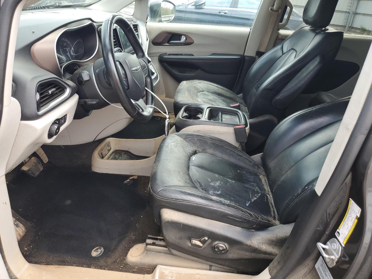 2017 Chrysler Pacifica Touring L - Image 7