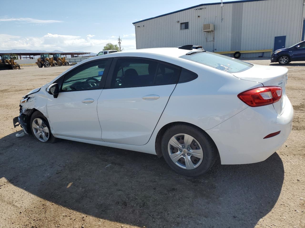 2017 Chevrolet Cruze Ls - Фото 2