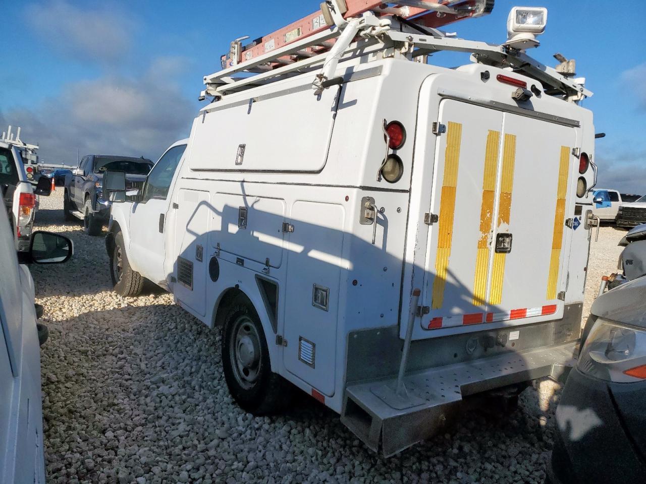 2013 Ford F350 Super Duty - Фото 2