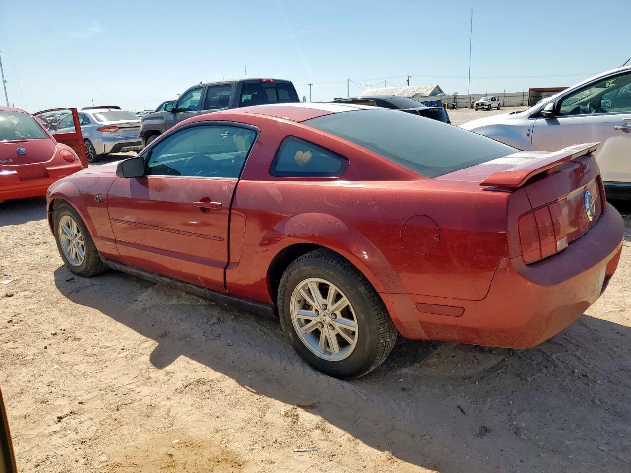 2005 Ford Mustang - Фото 2