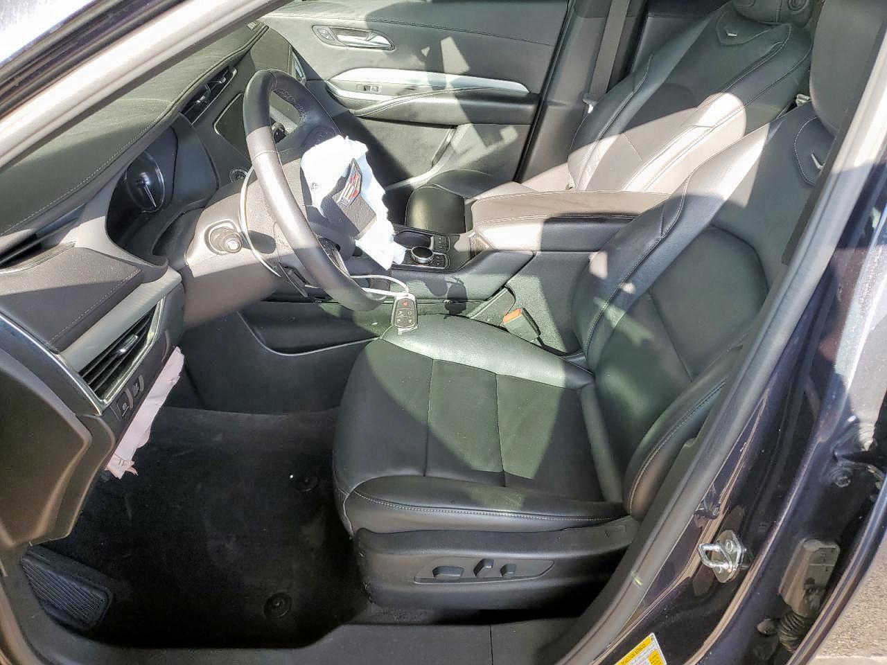2022 Cadillac Xt4 Premium Luxury - Image 7