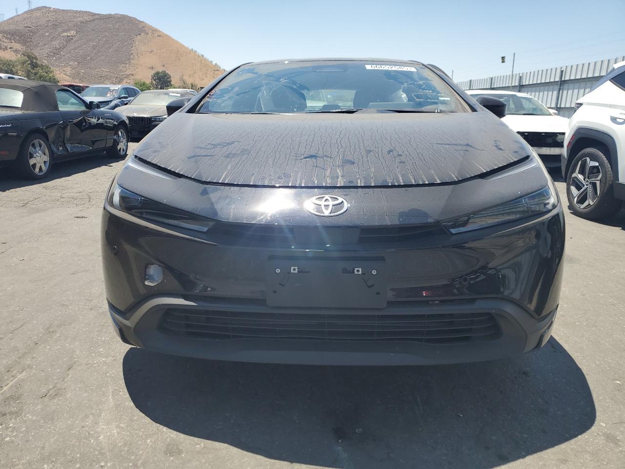 2025 Toyota Prius Le - Image 5