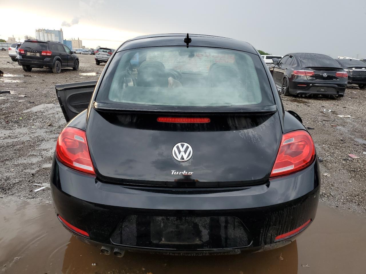 2016 Volkswagen Beetle Se - Фото 6