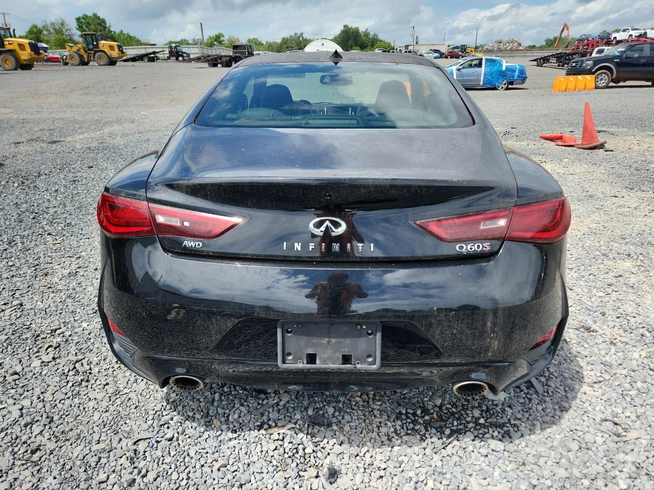 2017 Infiniti Q60 Red Sport 400 - Image 6