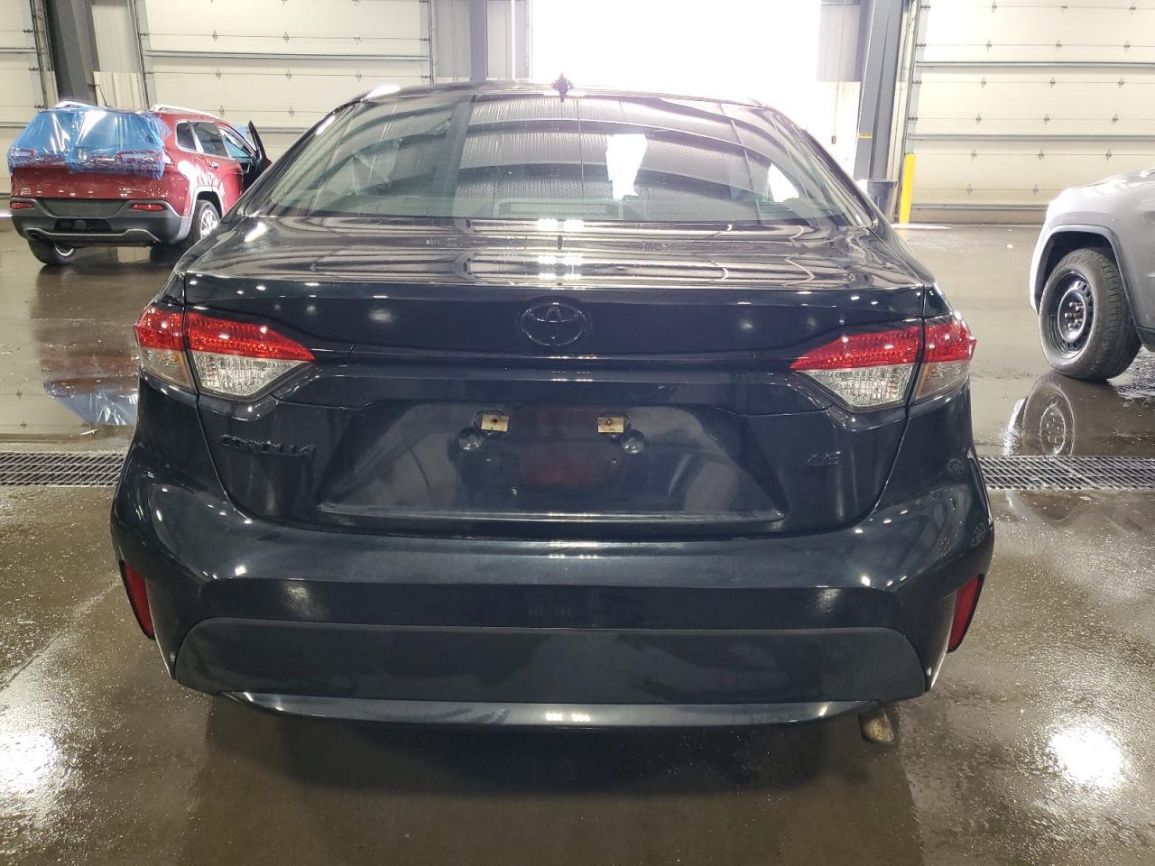 2022 Toyota Corolla Le - Image 6