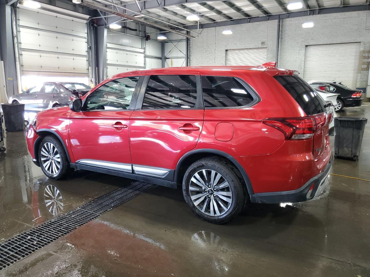 2019 Mitsubishi Outlander - Фото 2