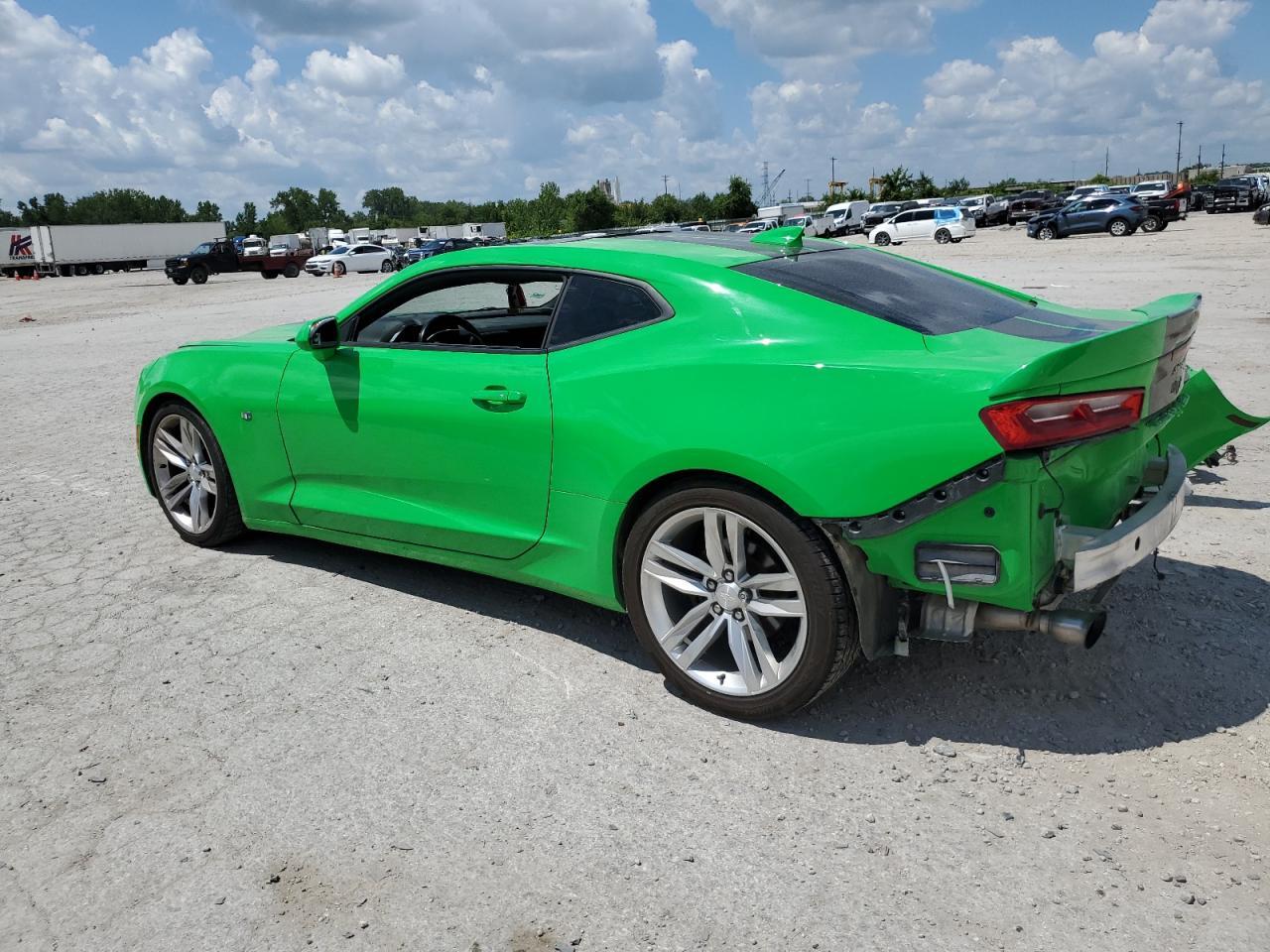 2017 Chevrolet Camaro Lt - Image 2
