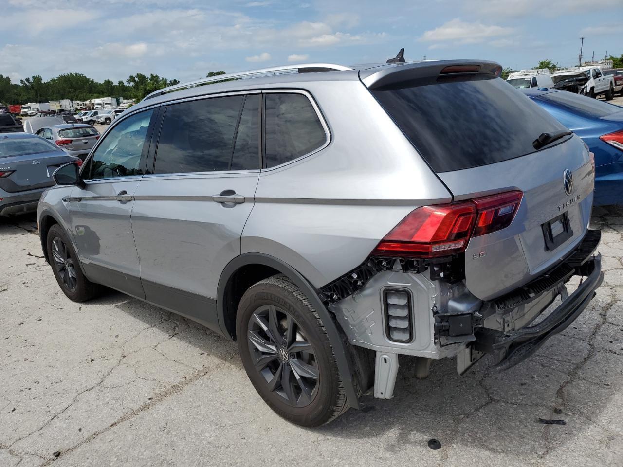 2024 Volkswagen Tiguan Se - Image 2