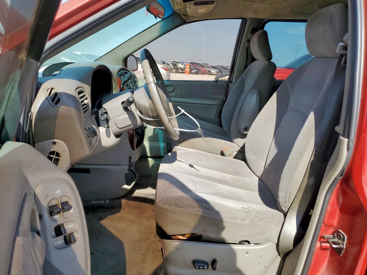 2001 Dodge Grand Caravan Sport - Фото 7