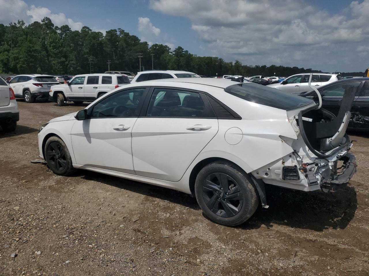 2023 Hyundai Elantra Sel - Image 2