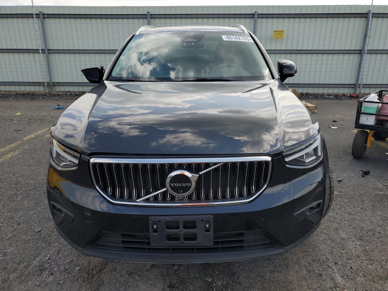 2023 Volvo Xc40 Plus - Image 5