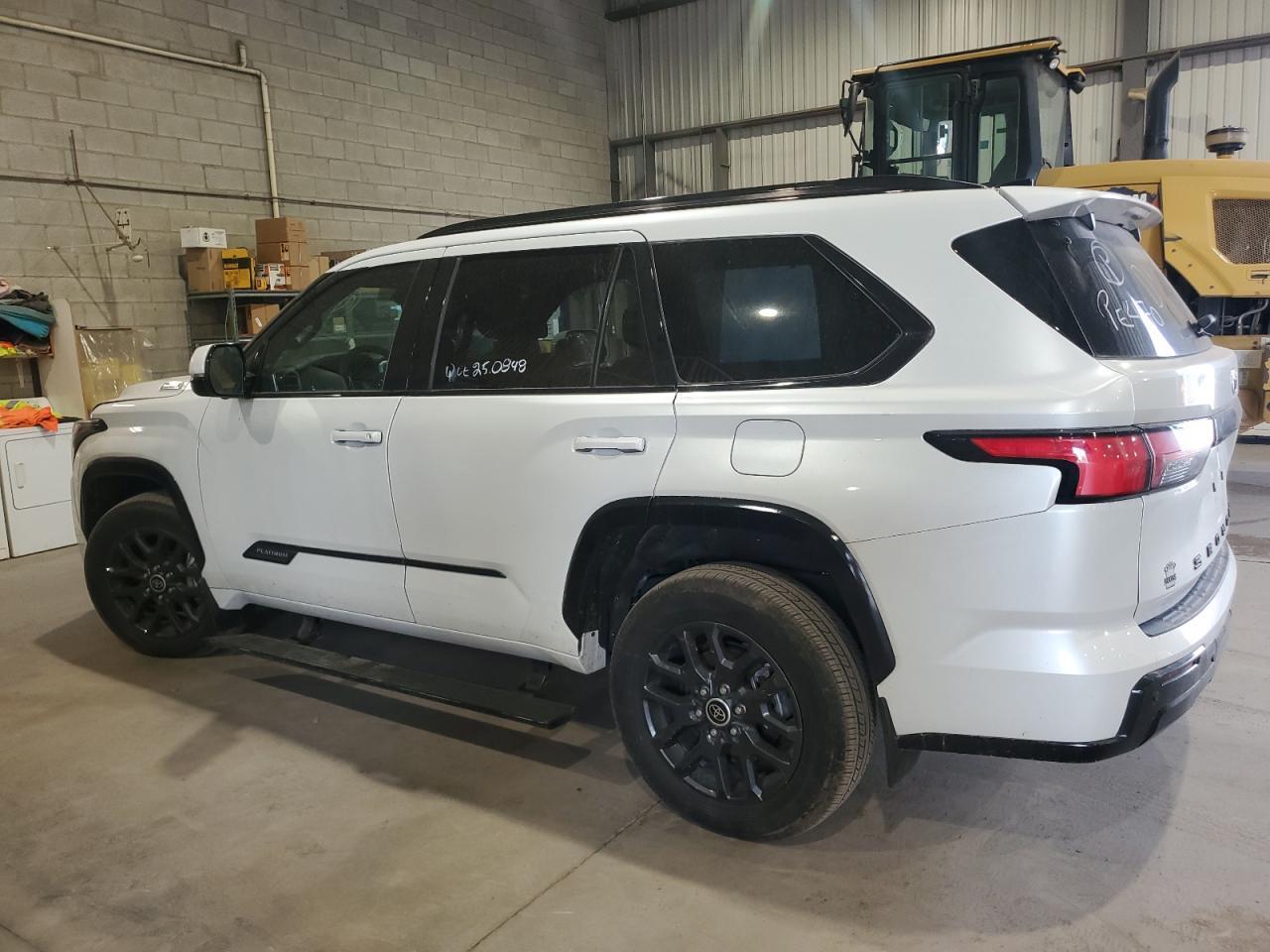 2023 Toyota Sequoia Sr5 - Image 2