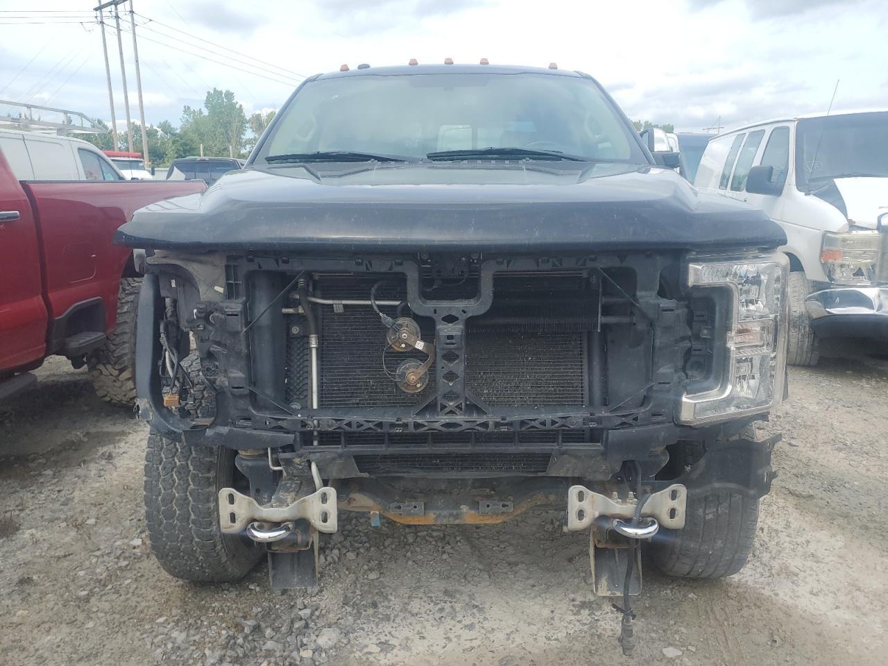 2017 Ford F350 Super Duty - Фото 5