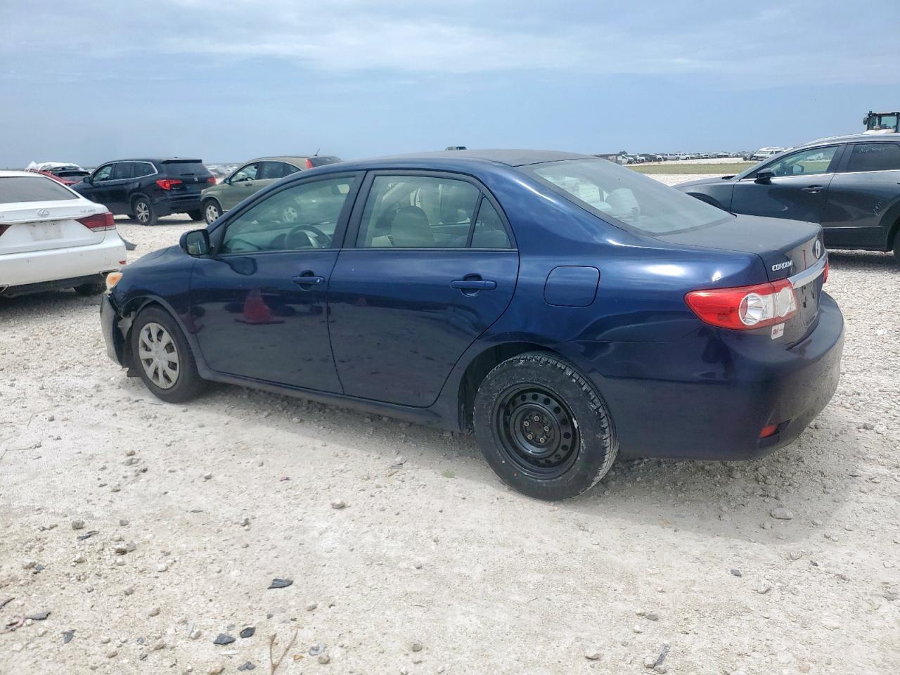 2011 Toyota Corolla Base - Фото 2