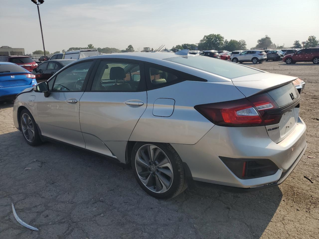 2018 Honda Clarity Touring - Image 2