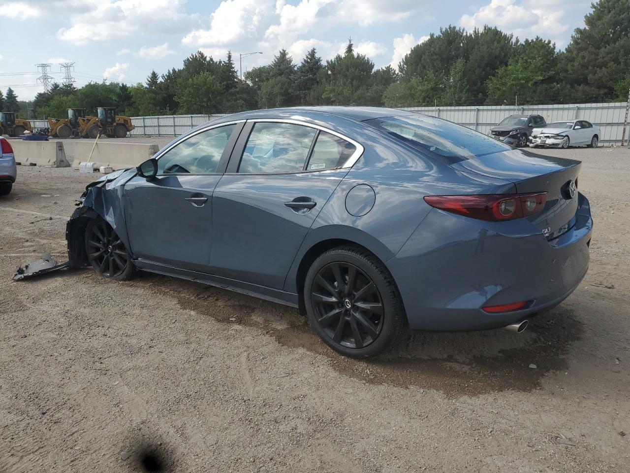 2024 Mazda 3 Preferred - Фото 2