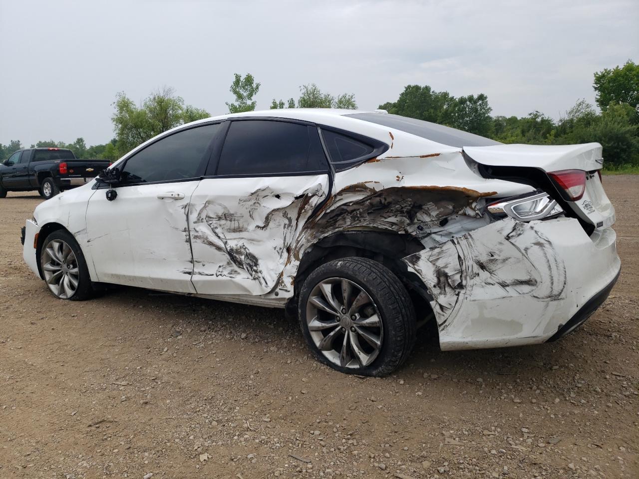 2015 Chrysler 200 S - Image 2