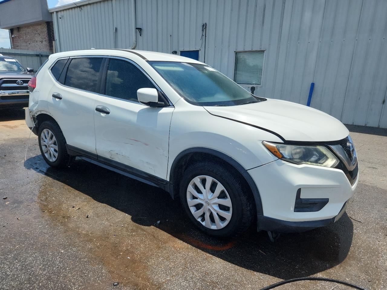 2017 Nissan Rogue S - Фото 4